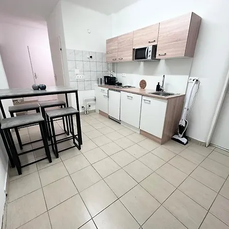 아파트 Lovingly & Comfortably Furnished *