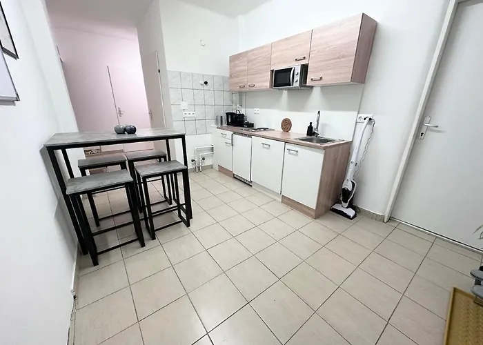 아파트 Lovingly & Comfortably Furnished *